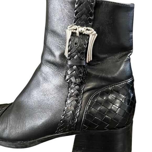 Like-new Brighton Boots - Picture 7 of 10